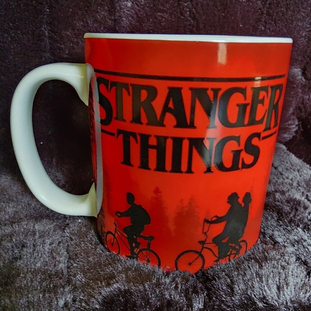 Stranger things large mug Netflix - Picture 3 of 9